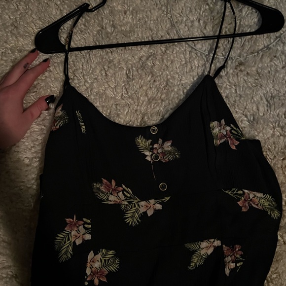 Volcom flower dress with slit going up the side never been worn size M - Picture 3 of 5